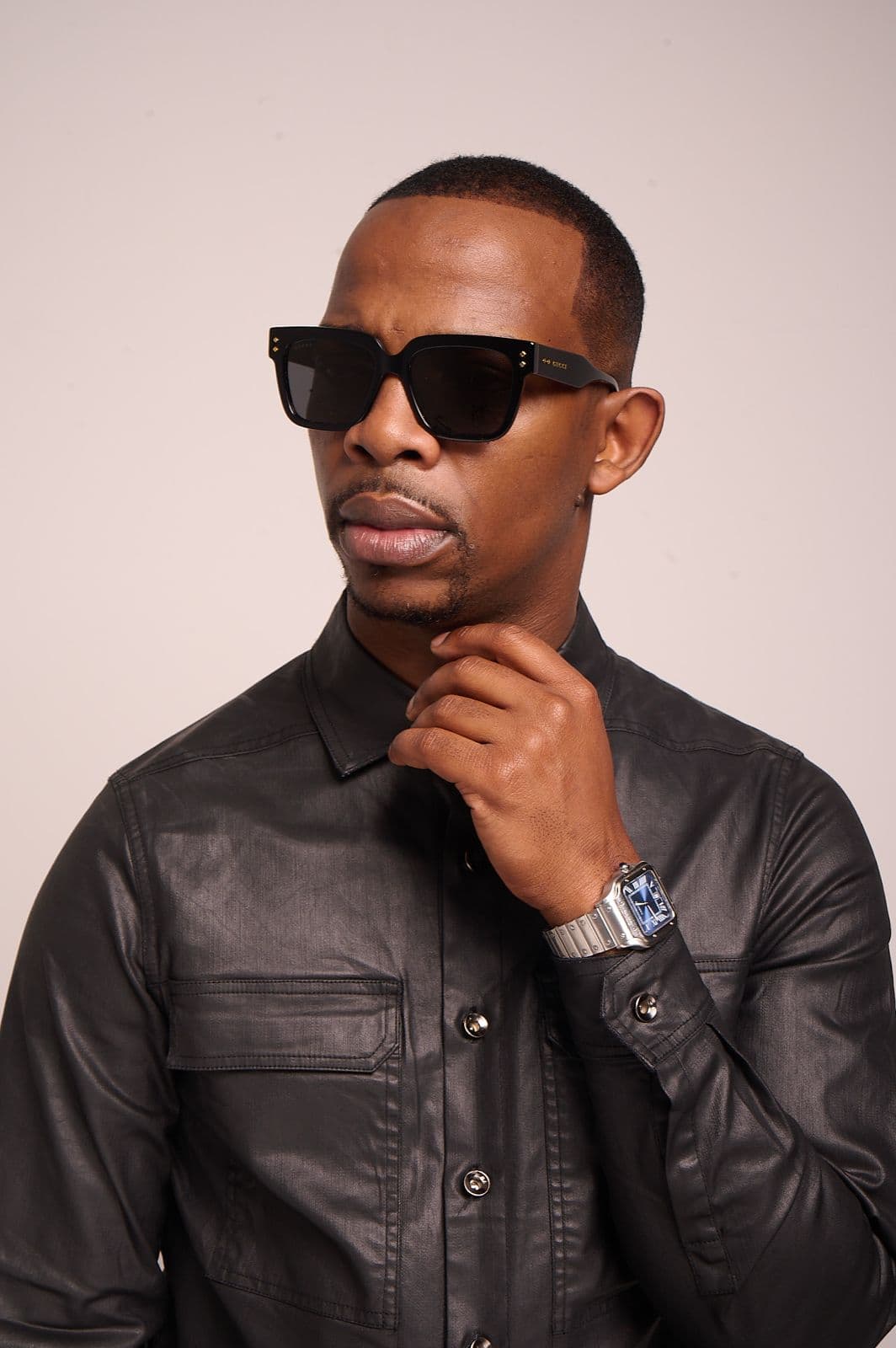 ZAKES BANTWINI LEADS POWERFUL REIMAGINING OF JOHNNY CLEGG CLASSIC ‘THE CROSSING (OSIYEZA)’